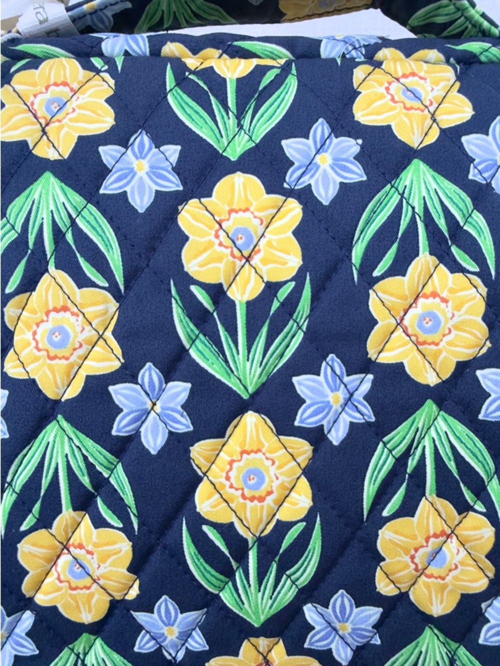 Vera Bradley Daffodils Hanging Travel Organizer - Picture 10 of 11